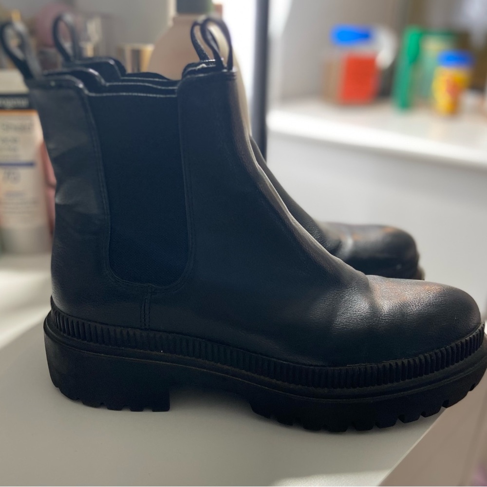 platform chelsea boots